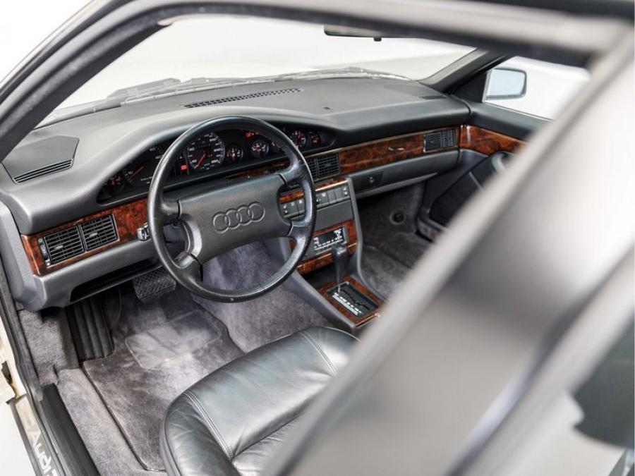 Интерьер Audi V8 1990 года  (EU) (фото 40 из 84)